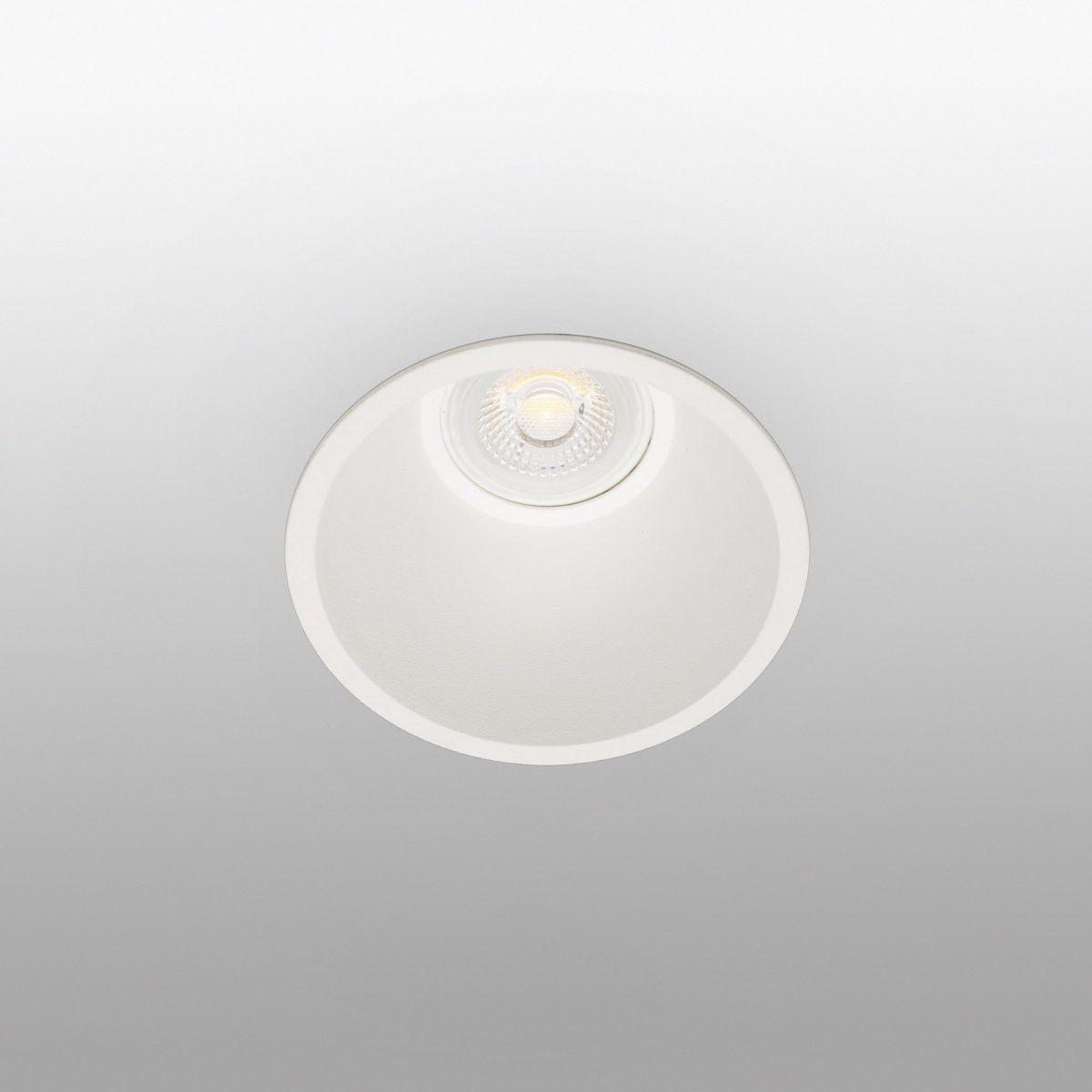 FRESH Foco de Faro. Medidas: Ø 90 x L 90 x A 133 x F 90 mm. Color: Blanco