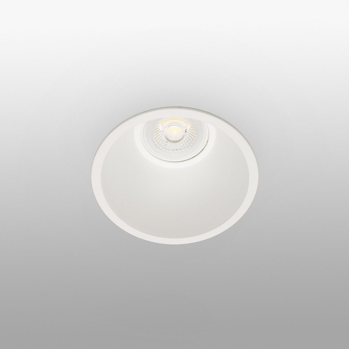FRESH Foco de Faro. Medidas: Ø 90 x L 90 x A 116 x F 90 mm. Color: Blanco
