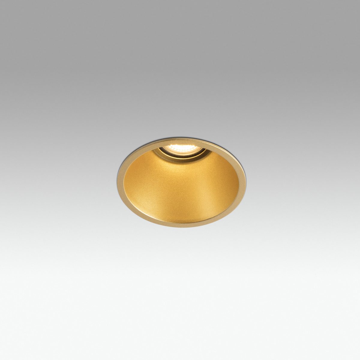 FRESH Foco de Faro. Medidas: Ø 90 x L 90 x A 116 x F 90 mm. Color: Oro