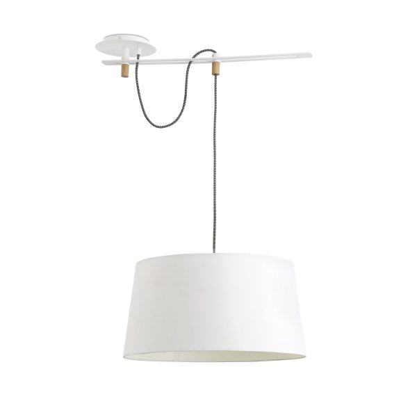 FUSTA Colgante de Faro. Medidas: Ø 445 x L 445 x A 1935 x F 445 mm. Color: Blanco
