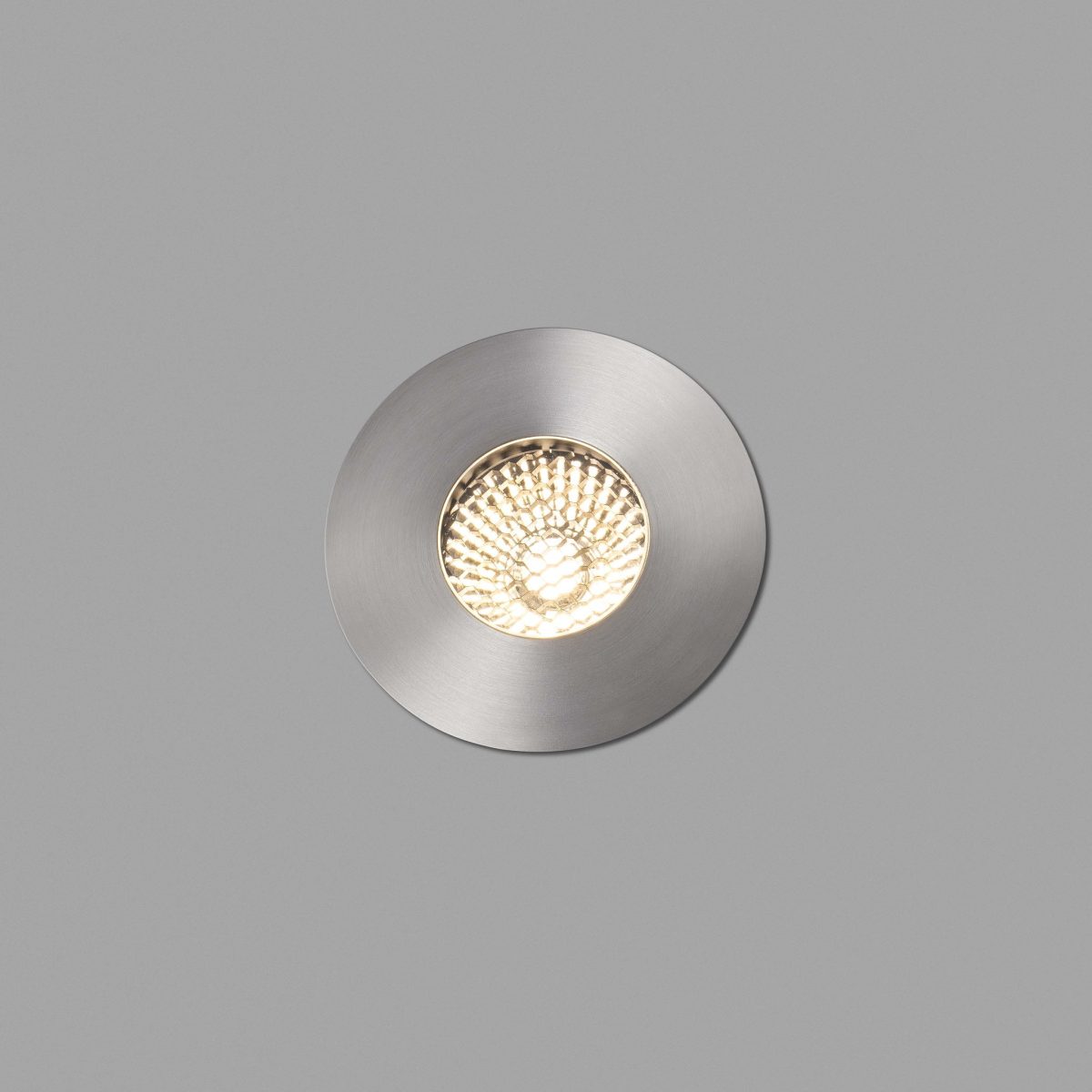 GRUND LED Foco de Faro. Medidas: Ø 80 x L 80 x A 90 x F 80 mm. Color: Alumimio