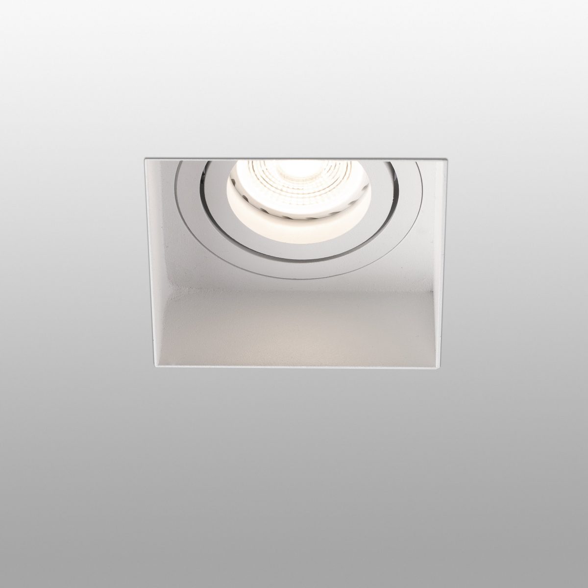 HYDE Foco de Faro. Medidas: L 82 x A 55 x F 82 mm. Color: Blanco