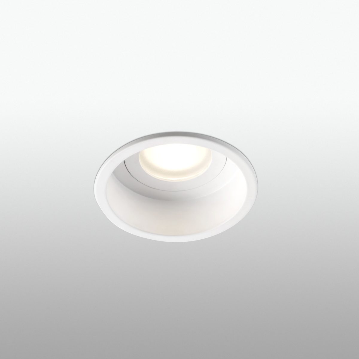 HYDE Foco de Faro. Medidas: Ø 89 x L 89 x A 55 x F 89 mm. Color: Blanco
