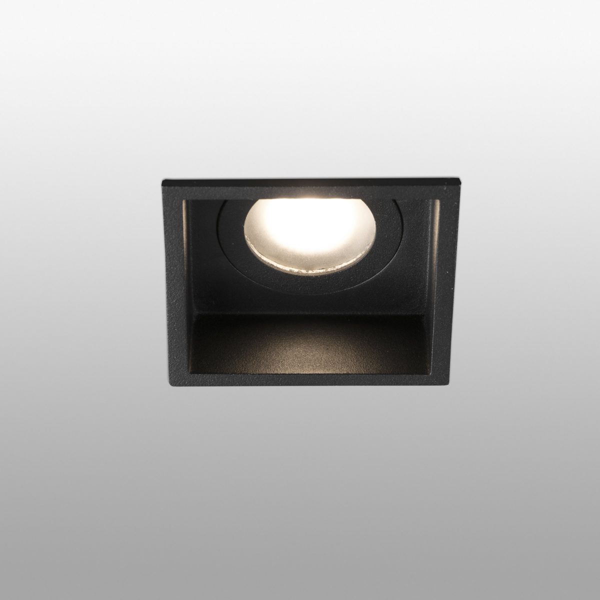 HYDE Foco de Faro. Medidas: L 89 x A 55 x F 89 mm. Color: Negro