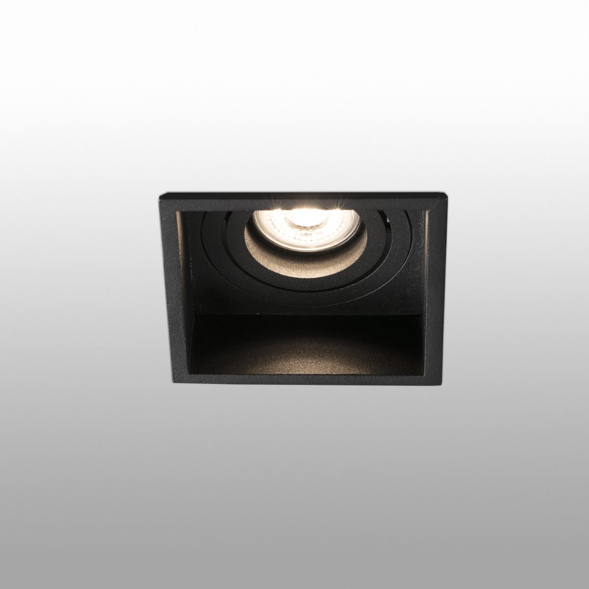 HYDE Foco de Faro. Medidas: L 89 x A 55 x F 89 mm. Color: Negro