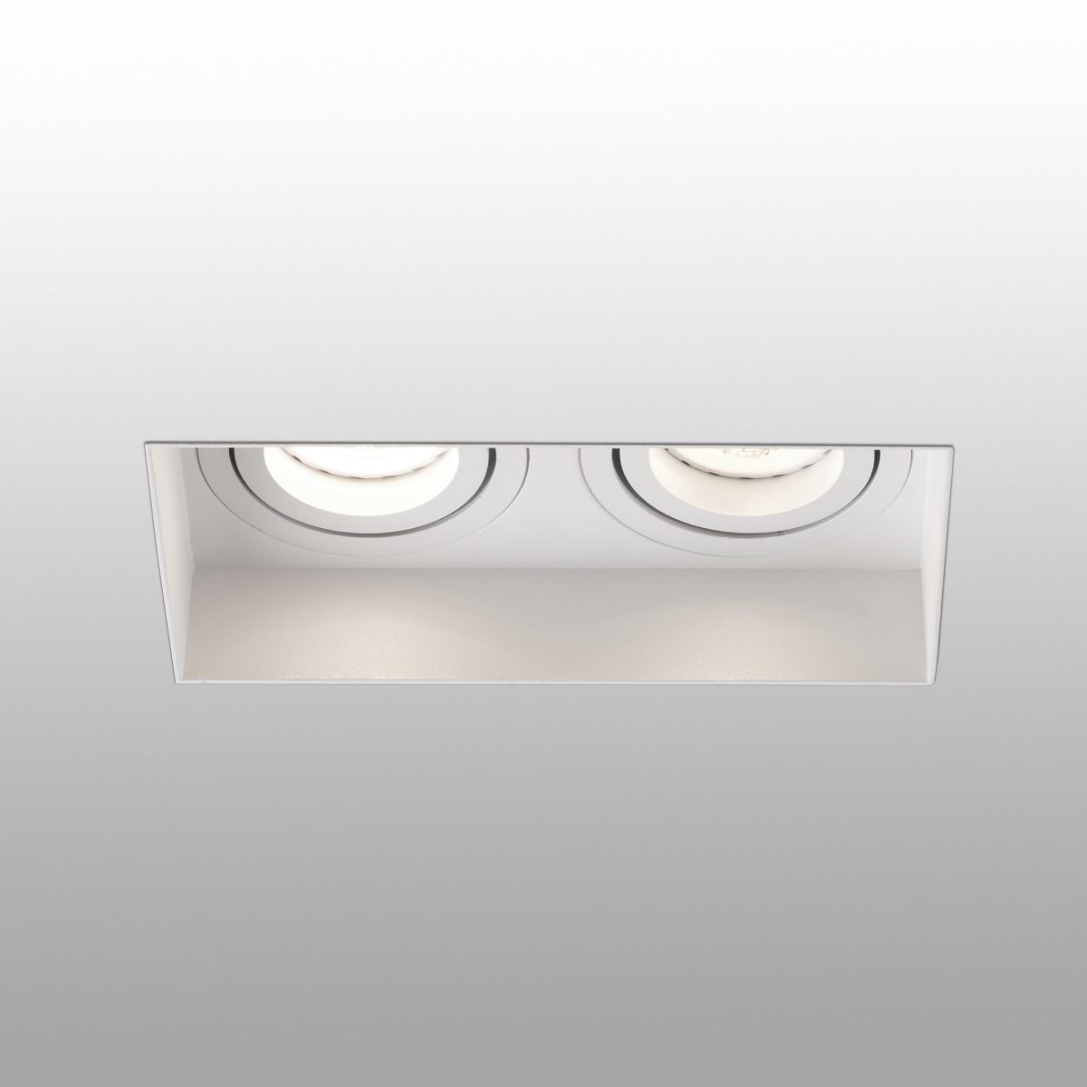 HYDE Foco de Faro. Medidas: L 164 x A 55 x F 82 mm. Color: Blanco