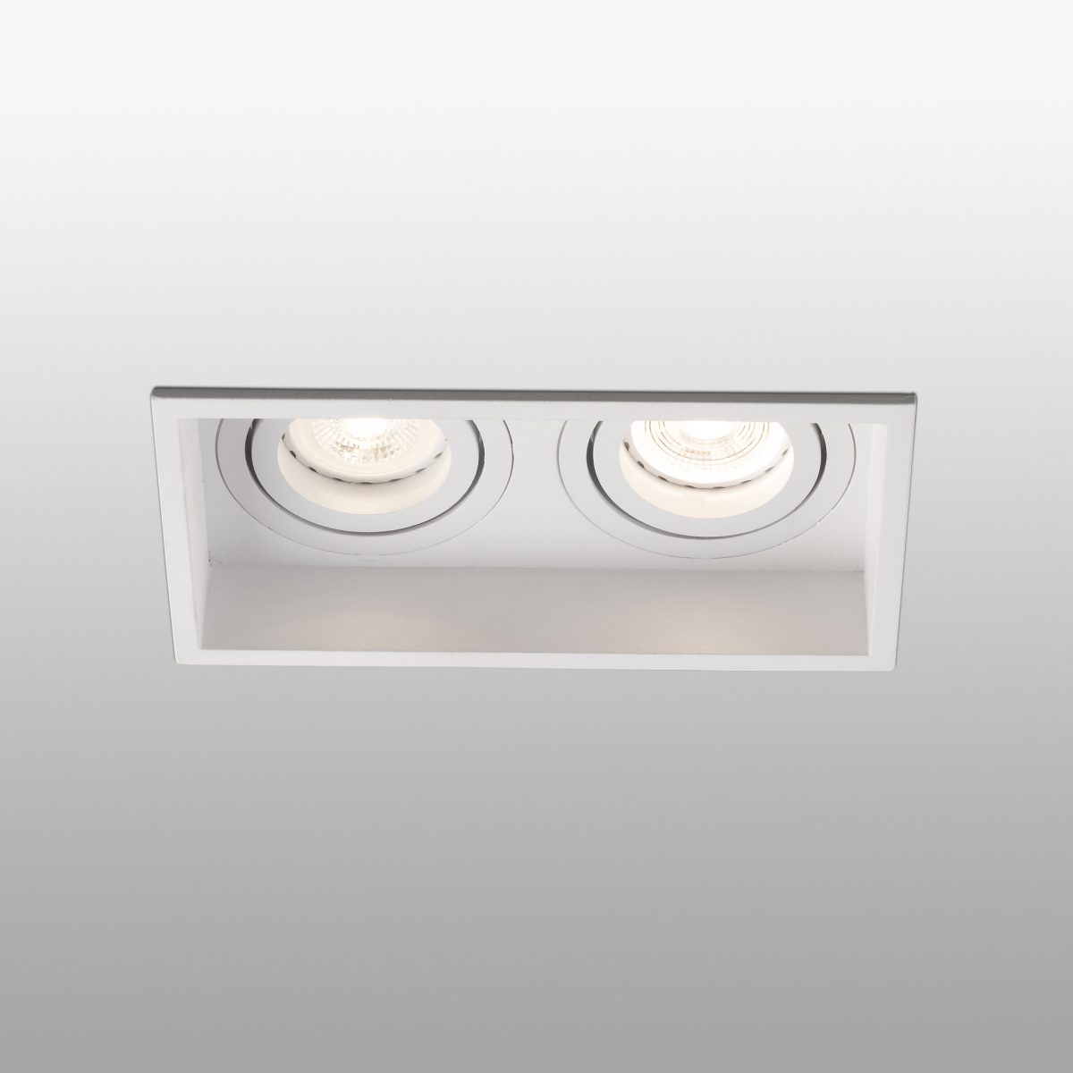 HYDE Foco de Faro. Medidas: L 171 x A 55 x F 89 mm. Color: Blanco