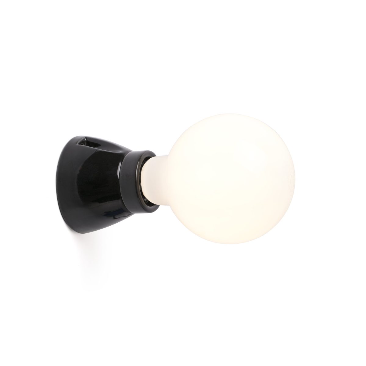KERA Aplique de Faro. Medidas: Ø 74 x L 74 x A 74 x F 62 mm. Color: Negro