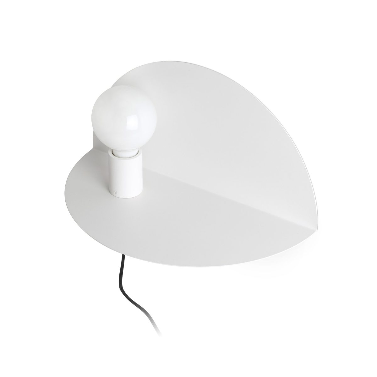 NIT Aplique de Faro. Medidas: L 400 x A 200 x F 200 mm. Color: Blanco