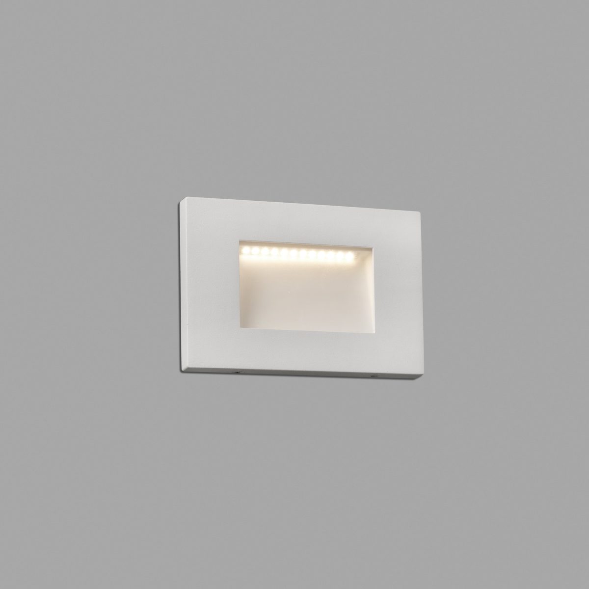 SPARK Foco de Faro. Medidas: L 65 x A 75 x F 108 mm. Color: Blanco