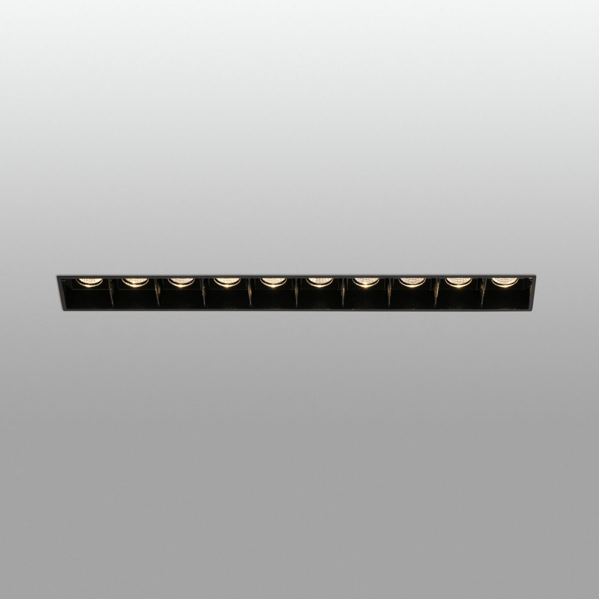 TROOP Foco de Faro. Medidas: L 252 x A 71 x F 108 mm. Color: Negro